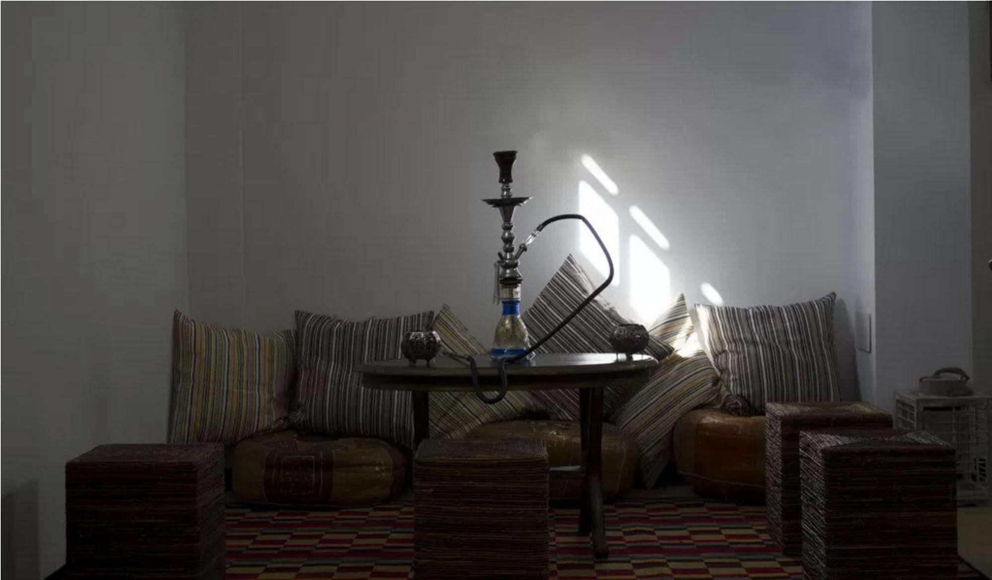 Hostal The Lights *