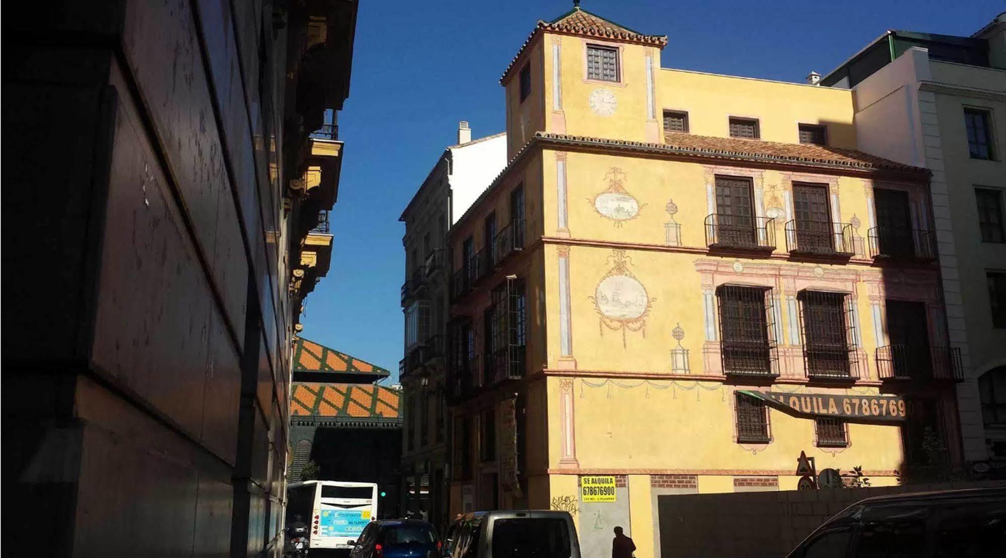 Hostal The Lights *